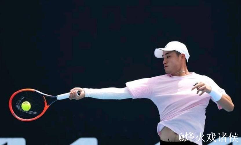 吴易昺两盘完胜克鲁格 顺利晋级澳网资格赛第二轮